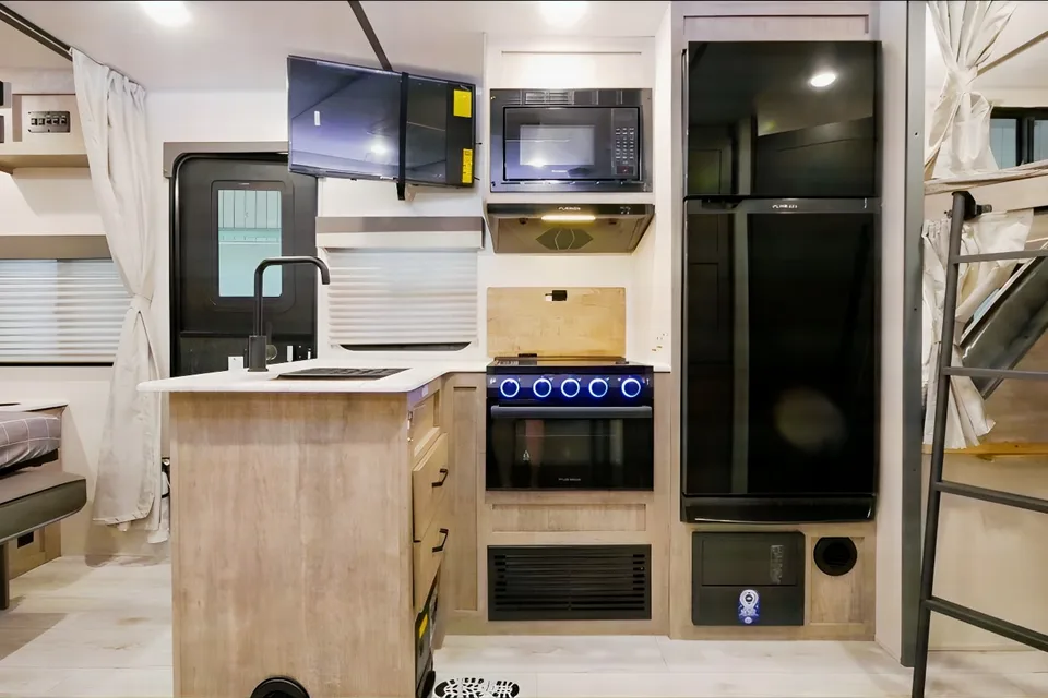 Fam-Damily Ready!  Forest River Surveyor Legend Travel Trailer