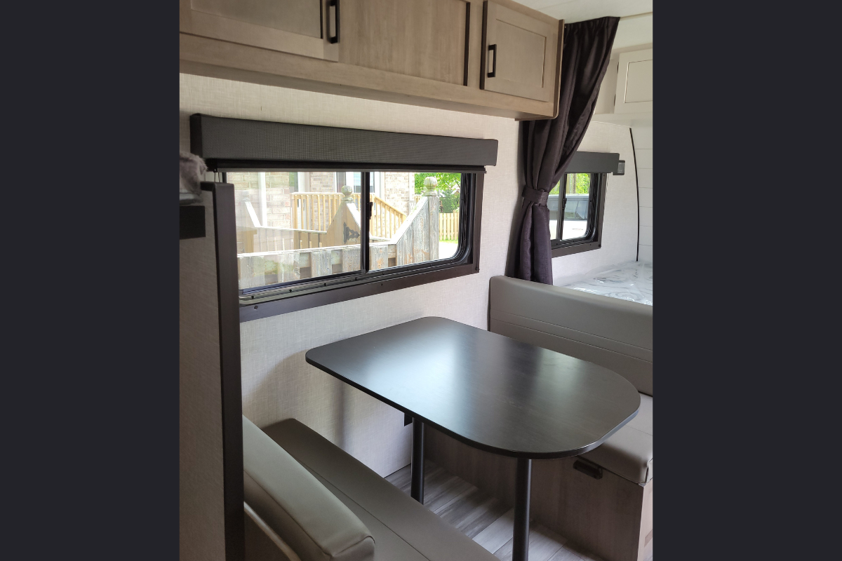 NEW Cozy Family Camper with Bunks - 2024 Starcraft 19BH