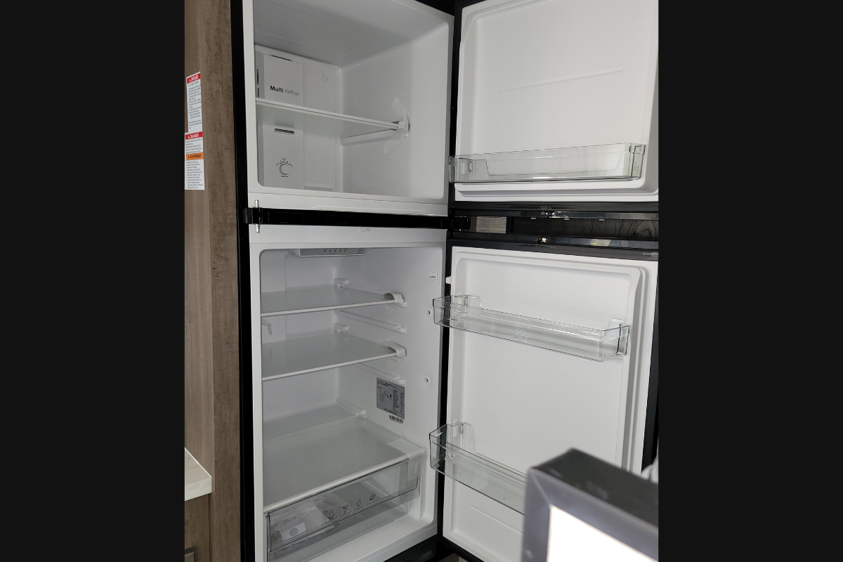 NEW Cozy Family Camper with Bunks - 2024 Starcraft 19BH
