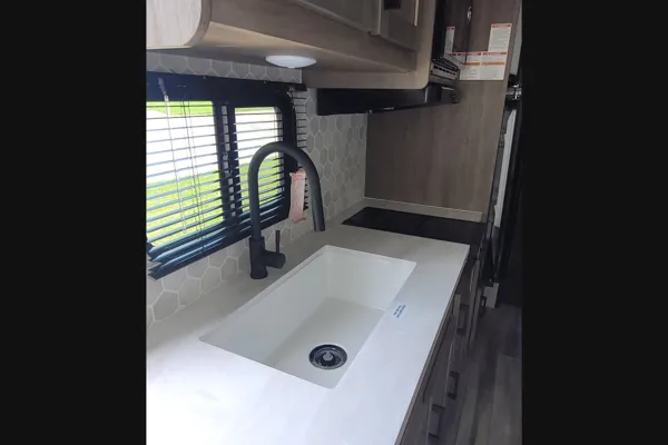 NEW Cozy Family Camper with Bunks - 2024 Starcraft 19BH
