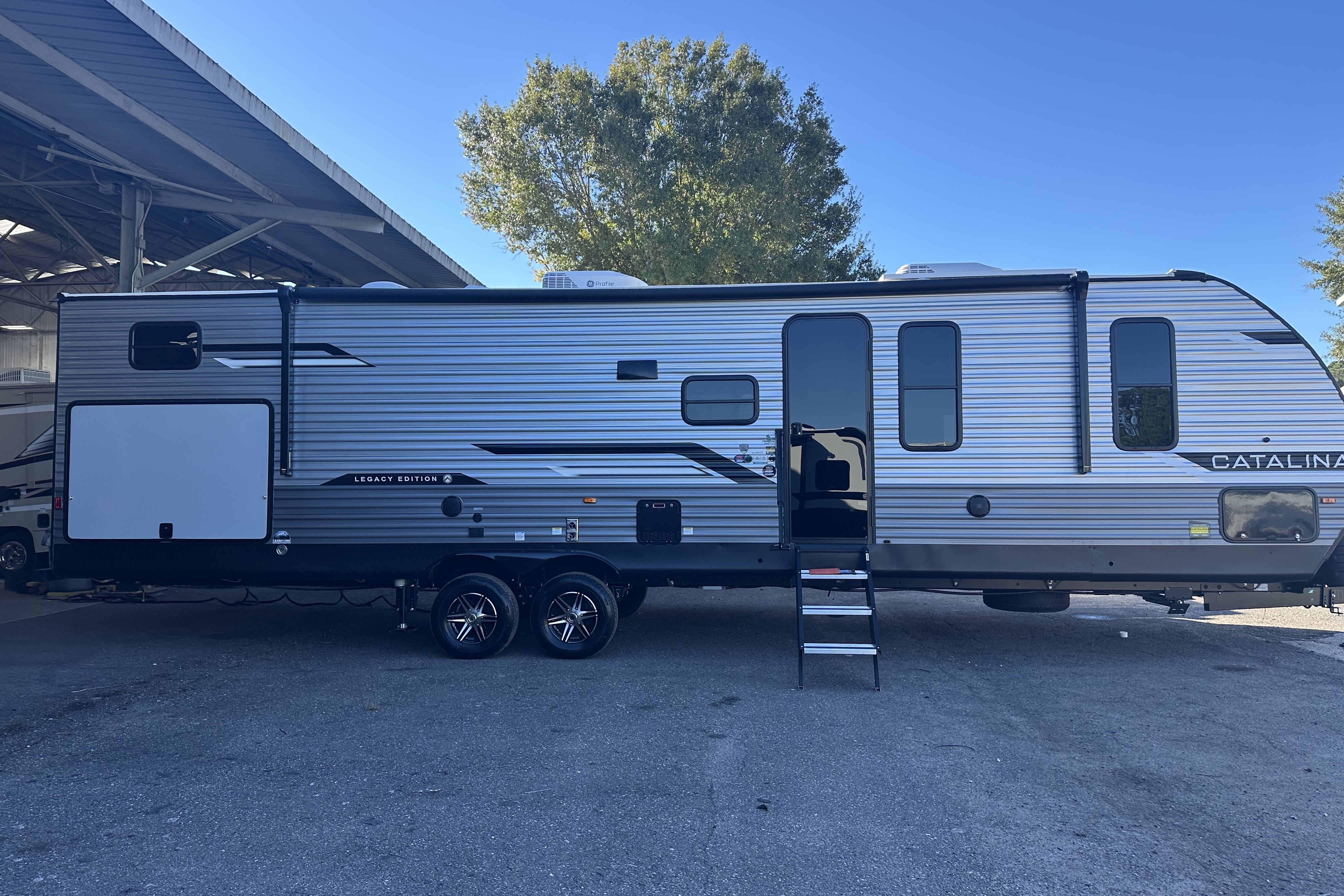 Chamberland's Super Cozy Camper