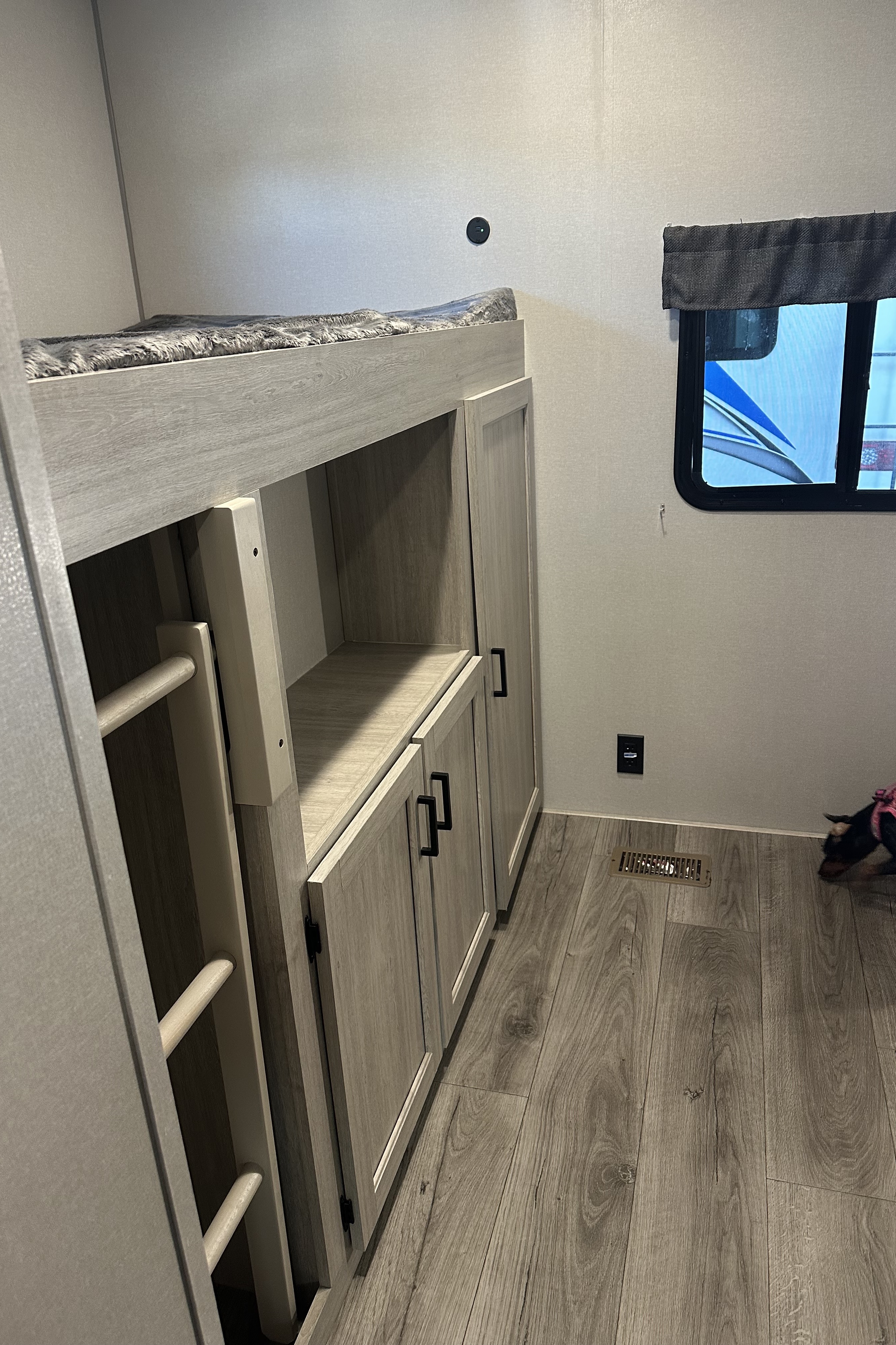 Chamberland's Super Cozy Camper