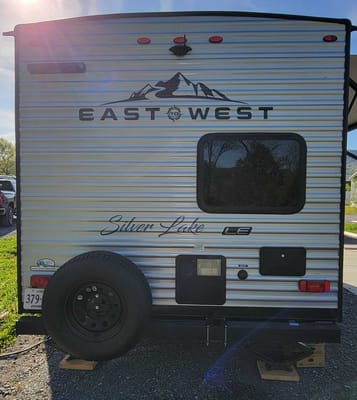 Stephen's 2024 East to West Silver Lake LE Travel Trailer