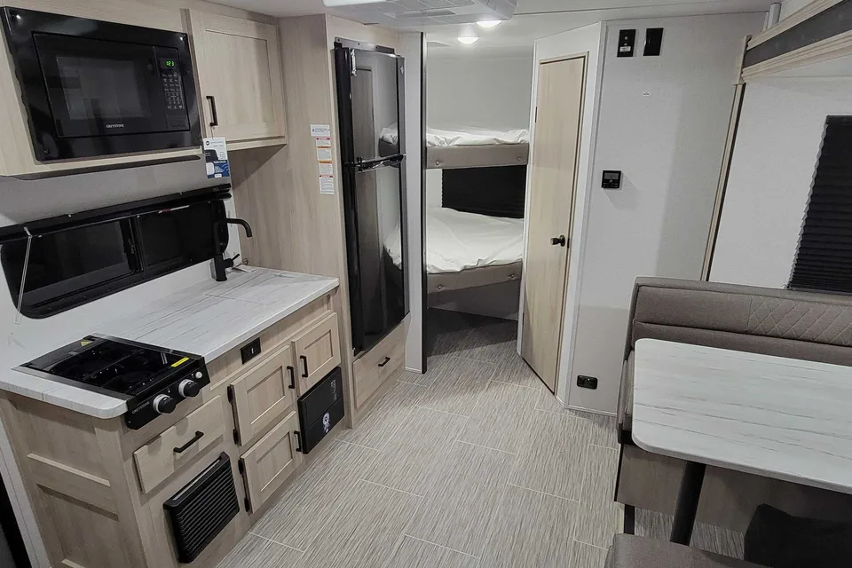 Stephen's 2024 East to West Silver Lake LE Travel Trailer