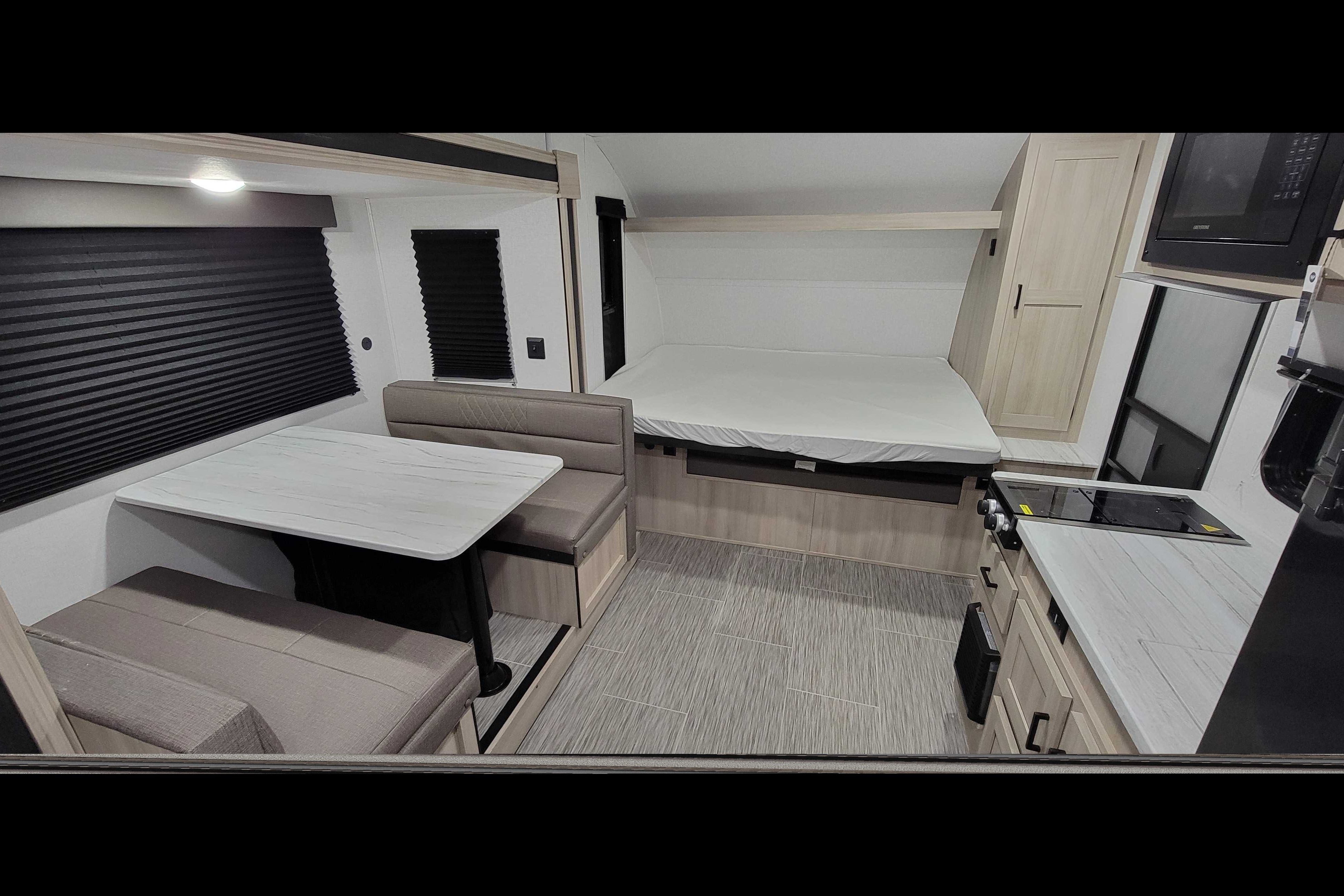 Stephen's 2024 East to West Silver Lake LE Travel Trailer