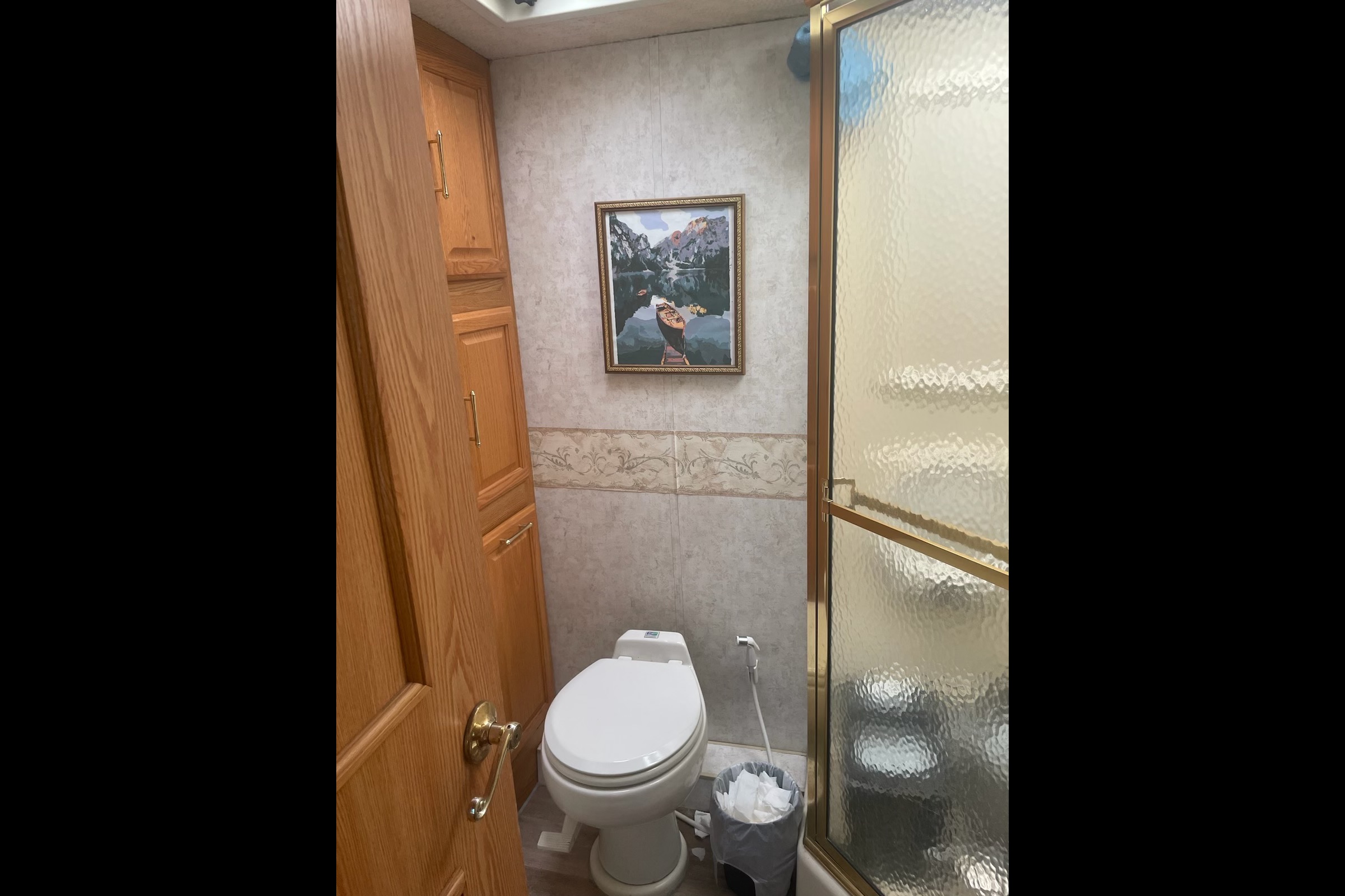 Eugene’s Winnebago Journey 32T Class A DIESEL PUSHER