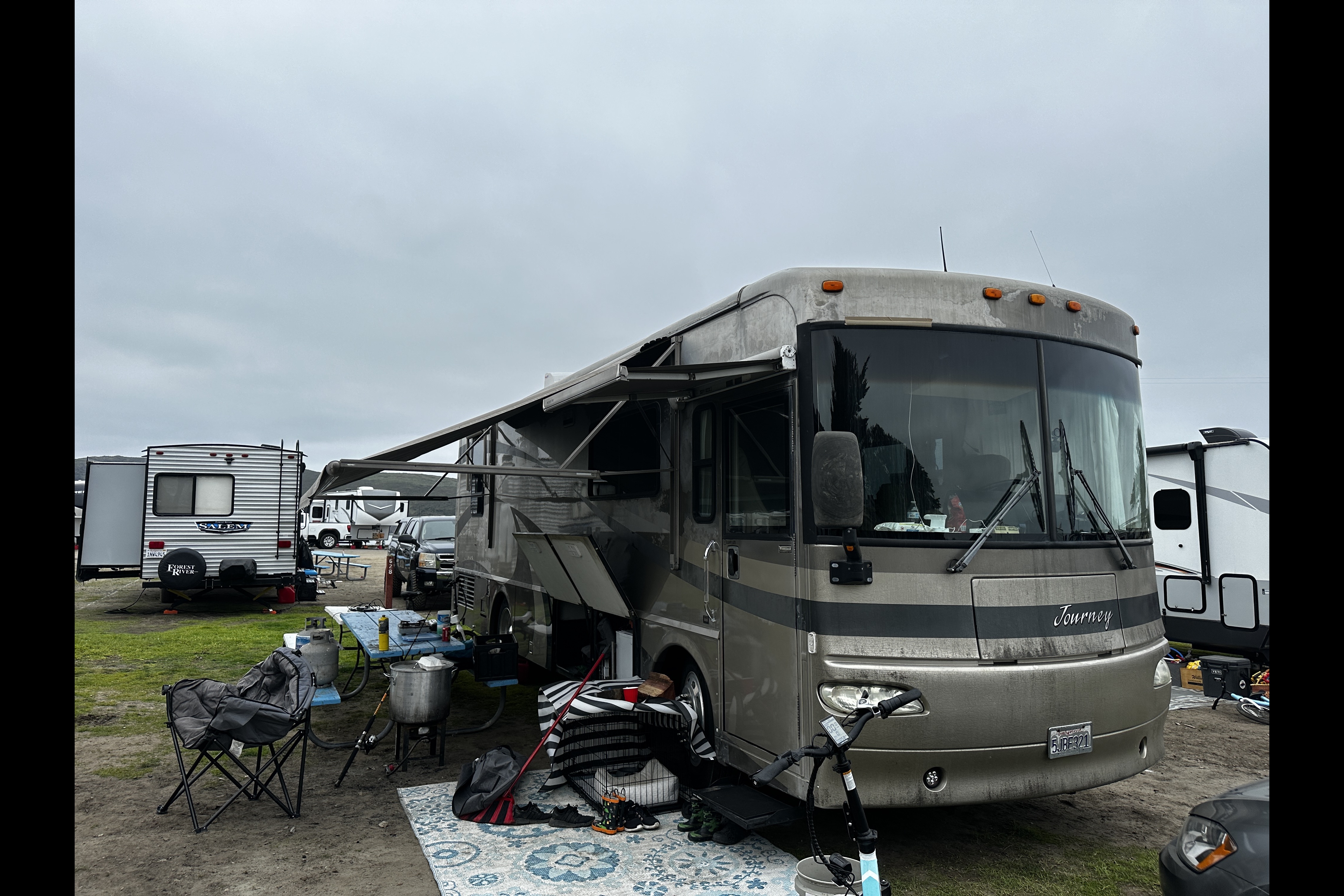 Eugene’s Winnebago Journey 32T Class A DIESEL PUSHER