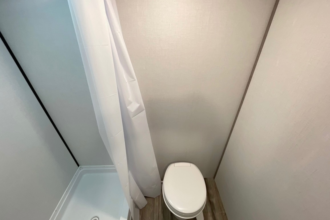 Krystal's Coleman 17B Travel Trailer