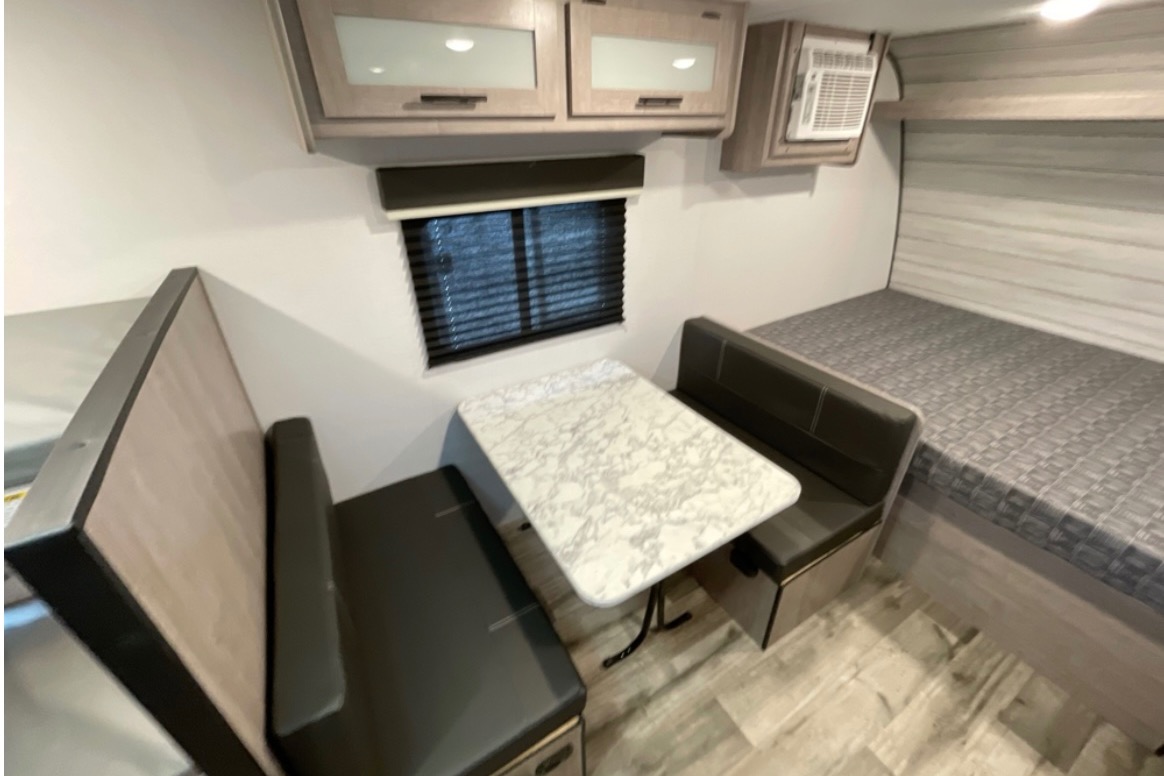 Krystal's Coleman 17B Travel Trailer