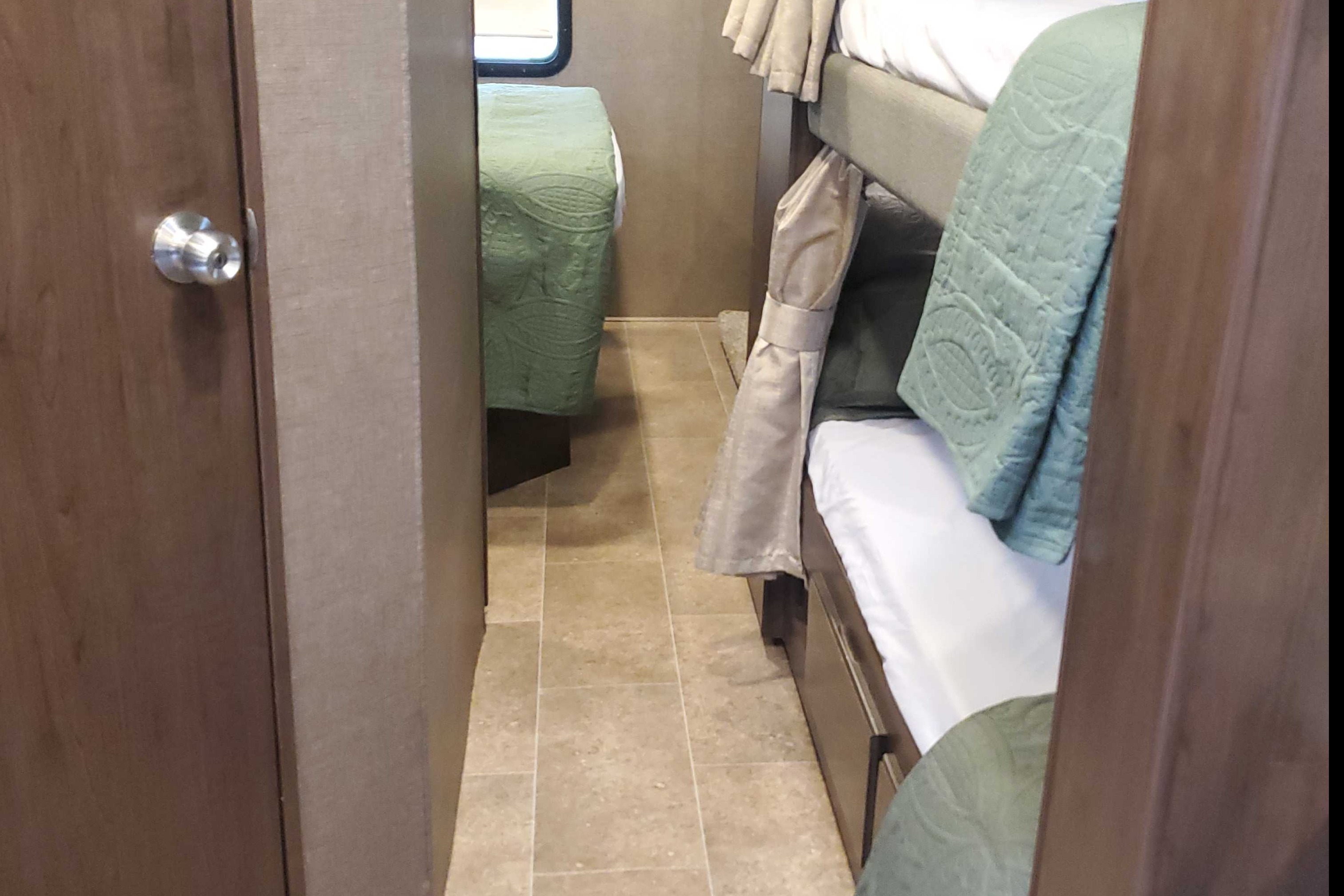 The Adventure Lurking in Lightening...Thor Chateau Motorcoach 