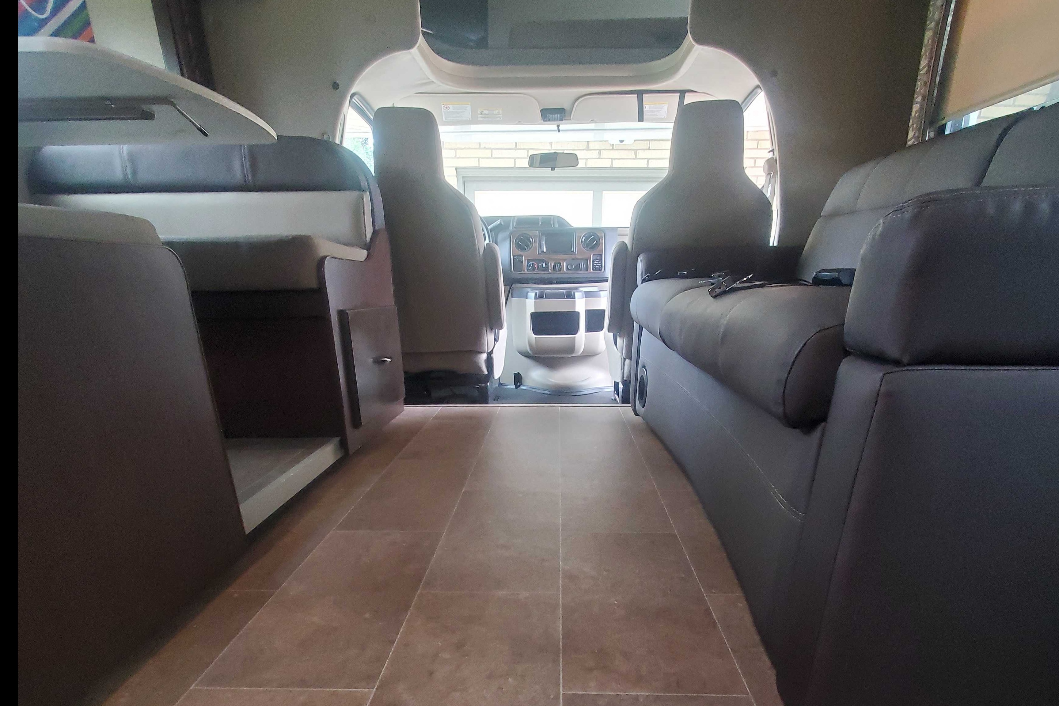 The Adventure Lurking in Lightening...Thor Chateau Motorcoach 