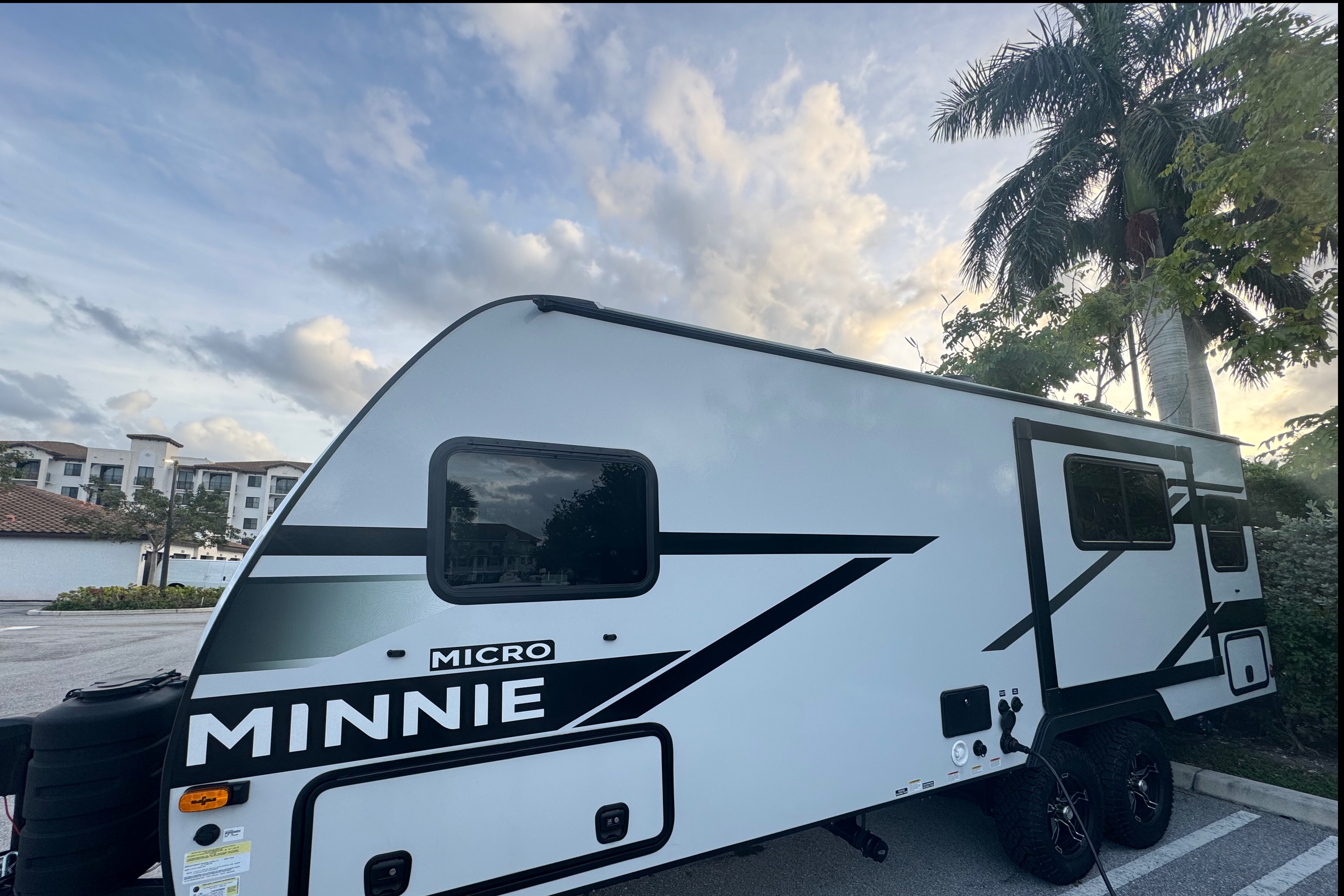 Winnebago Micro Minnie- Winnie’s Road Adventures