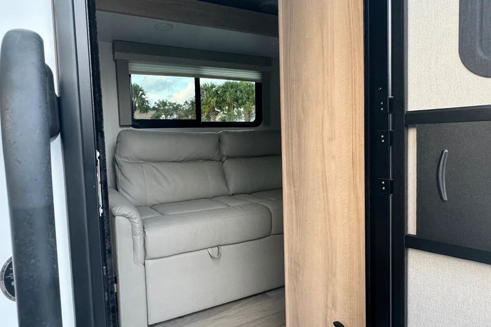 Winnebago Micro Minnie- Winnie’s Road Adventures