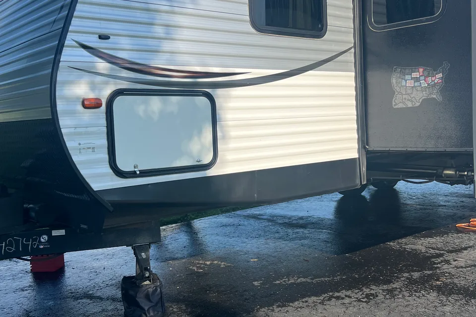 Monarch Meadows Coleman Toy Hauler