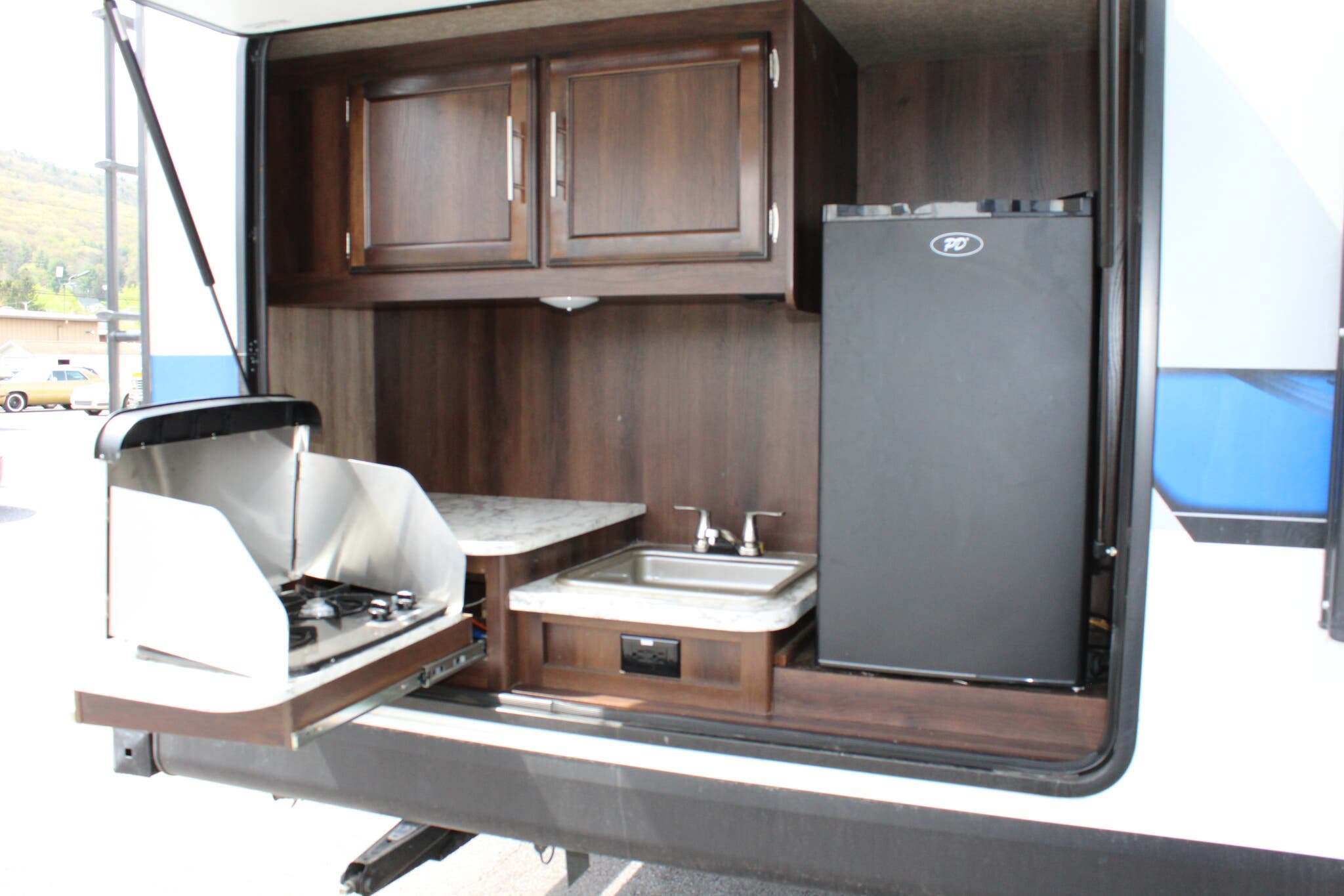 All you need to do is show up! FULLY STOCKED, FAMILY FRIENDLY like new 31’ with 2 slides Jayco WhiteHawk trailer!