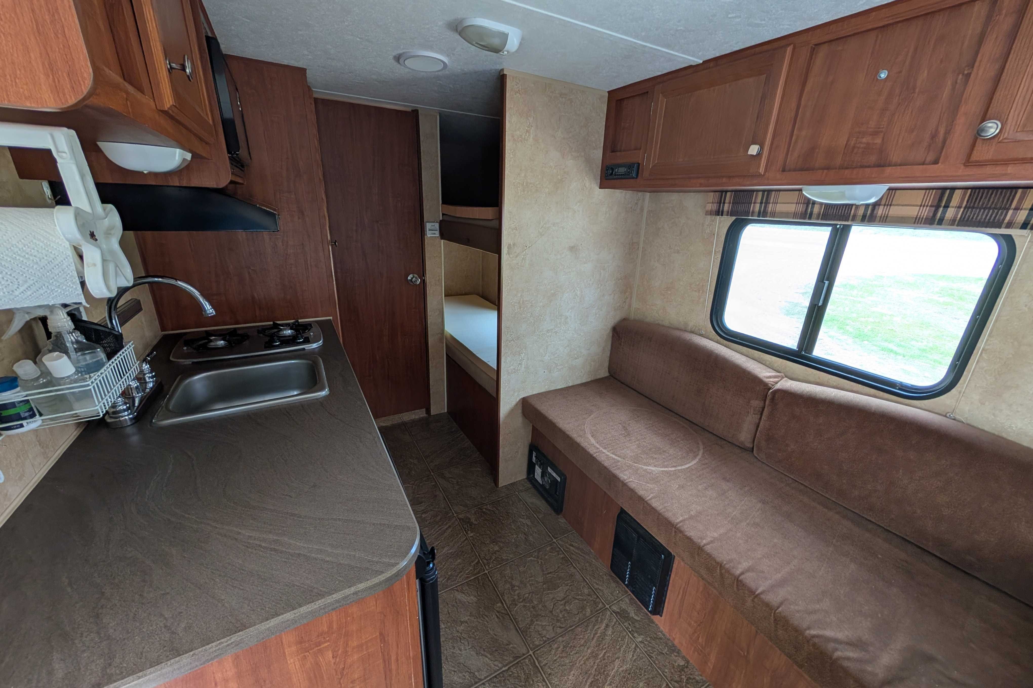 Riley and Kate's Jayco Swift SLX 18 ft