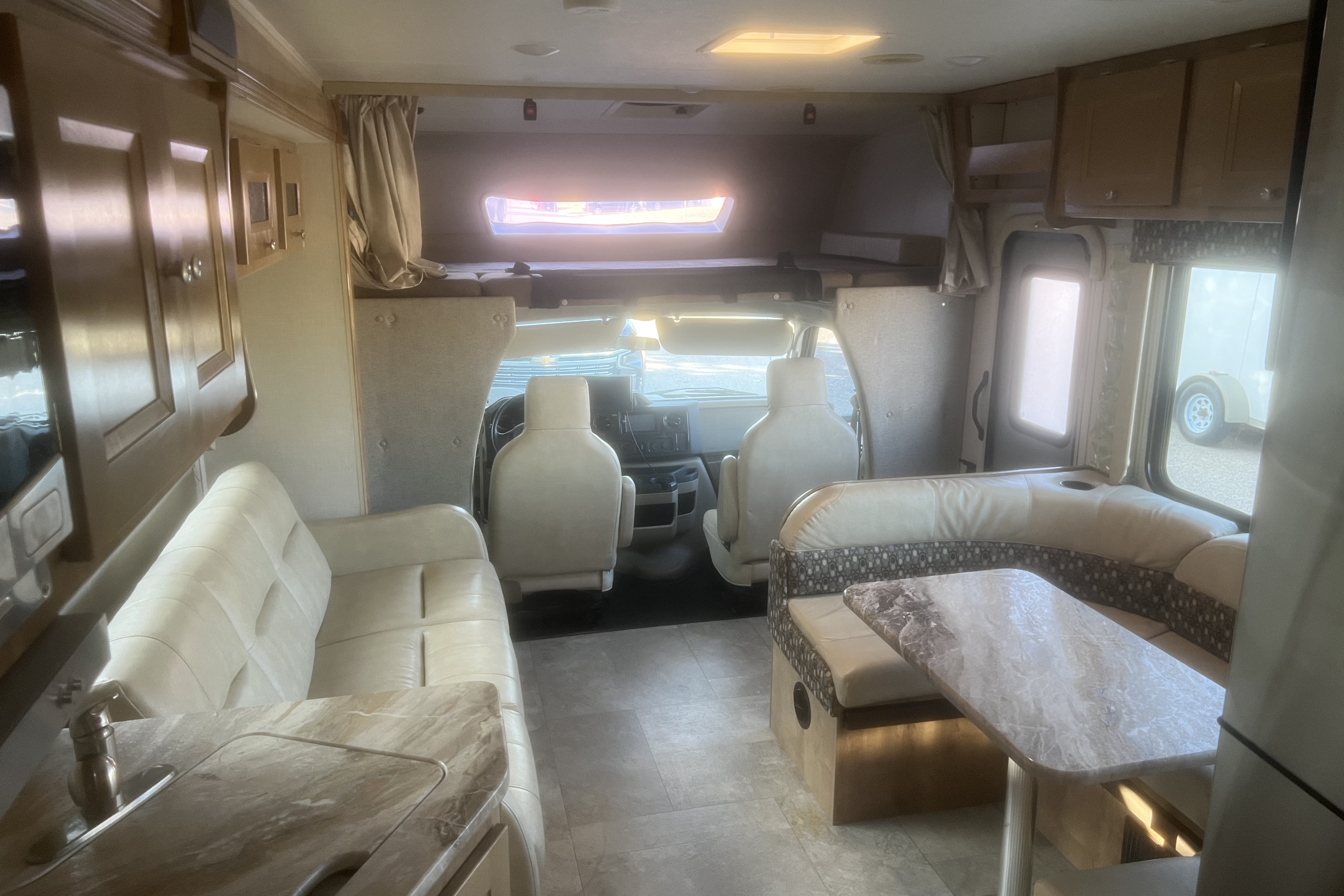 Zachary's Coachmen Leprechaun 311FS Class C
