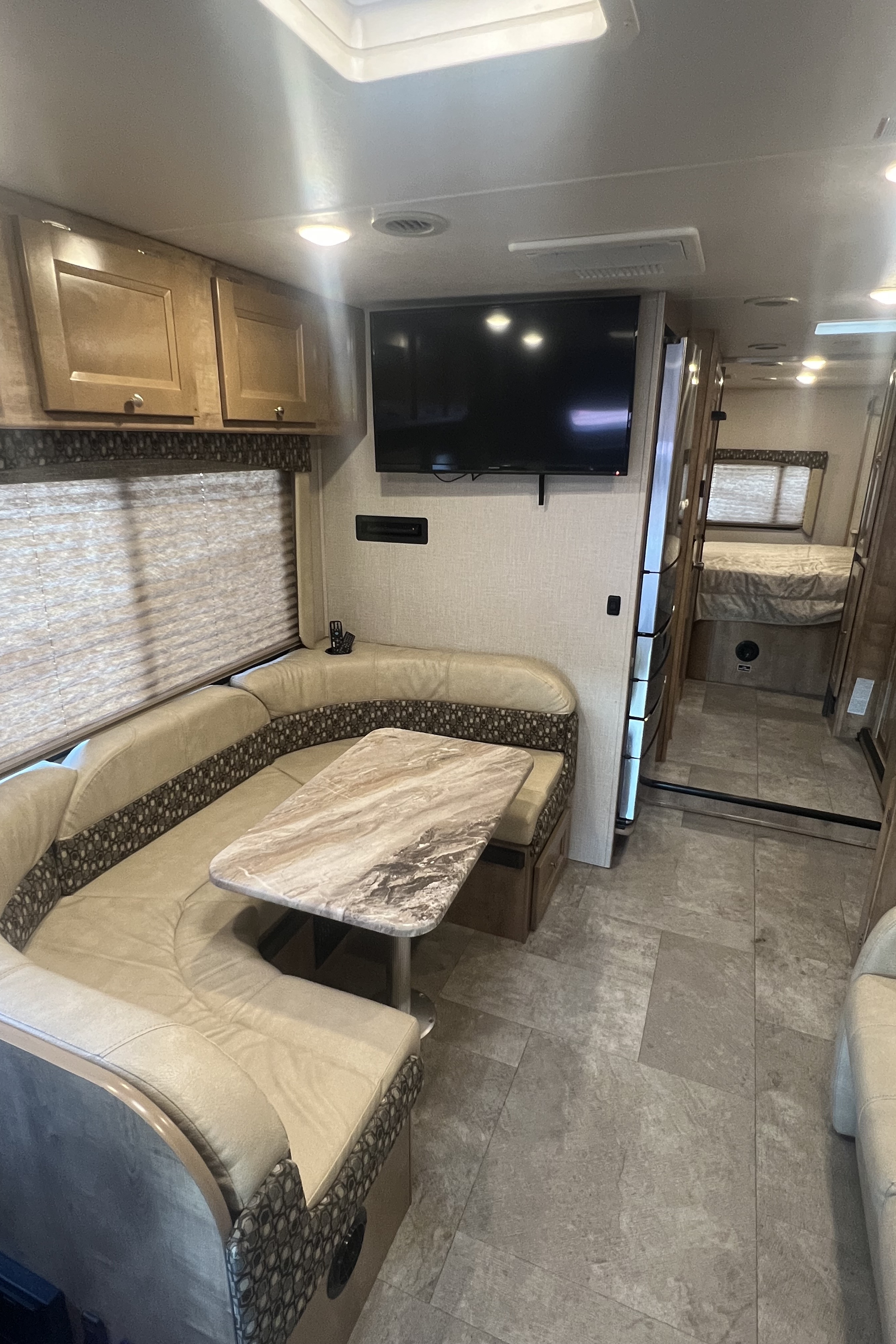 Zachary's Coachmen Leprechaun 311FS Class C