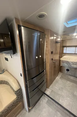 Zachary's Coachmen Leprechaun 311FS Class C