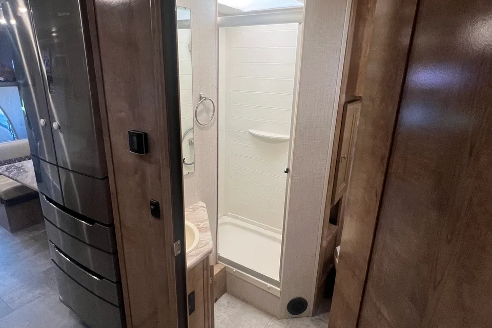 Zachary's Coachmen Leprechaun 311FS Class C