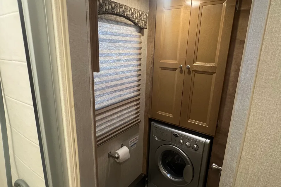 Zachary's Coachmen Leprechaun 311FS Class C