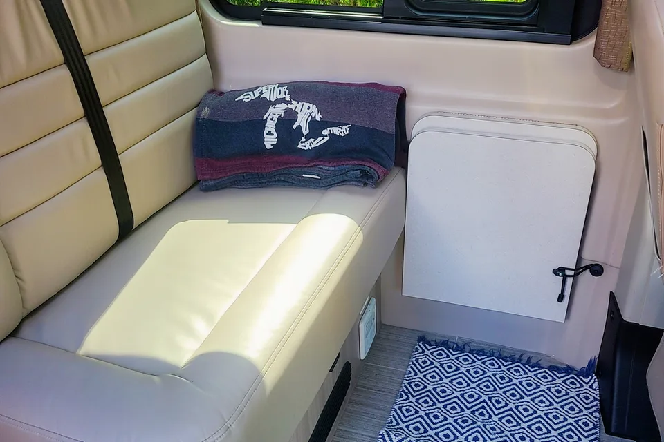 Charles's Thor Motor Coach Sequence 20A Class B