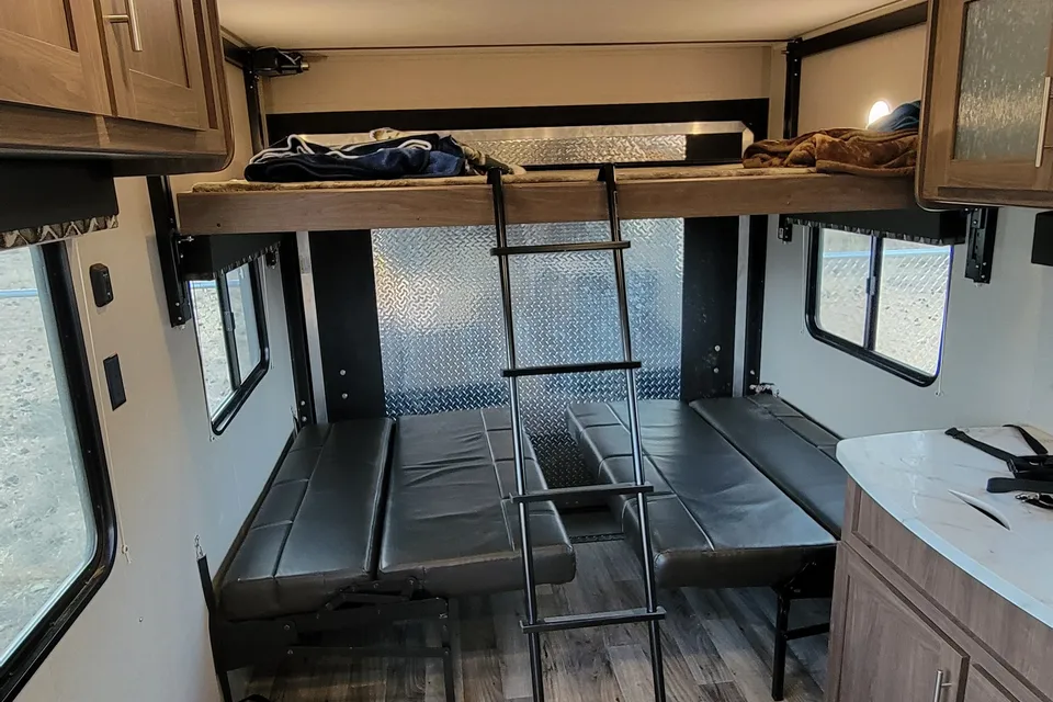 Keystone Hideout 25 Toy Hauler