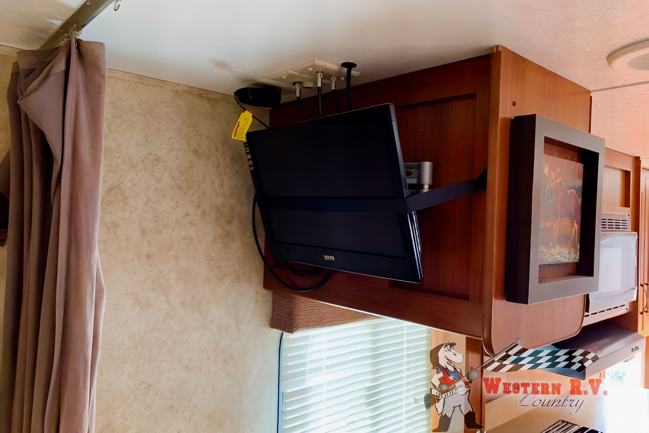 Family Friendly & Lightweight Keystone Cougar 21RBS Travel Trailer