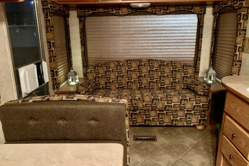 Napol's Springdale 256 RLL Travel Trailer