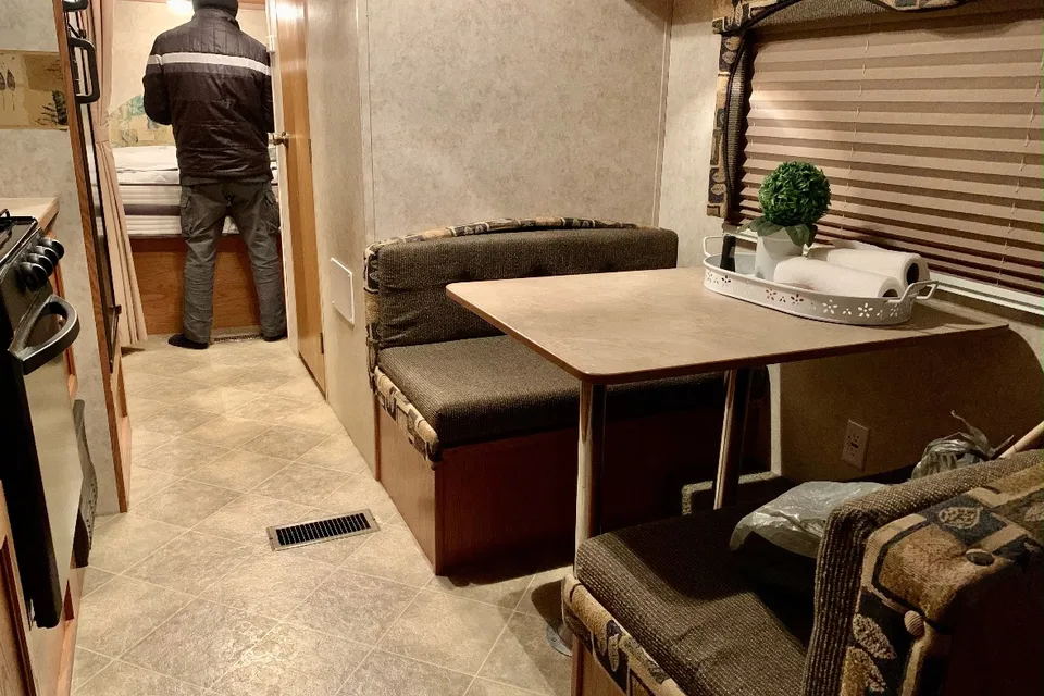 Napol's Springdale 256 RLL Travel Trailer