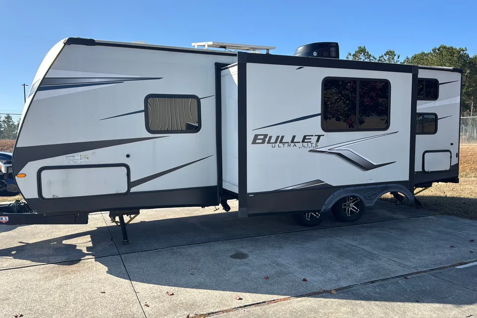 2022 Keystone Bullet 250BHS – Family-Friendly Bunkhouse Camper