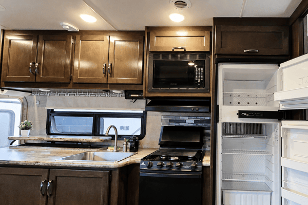 (#13) Lux Class A RV 31FT | Sleeps 8 | 2 Slide Outs | Burning Man | EDC