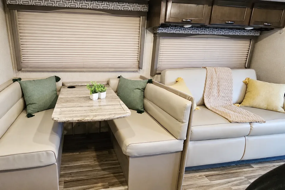(#13) Lux Class A RV 31FT | Sleeps 8 | 2 Slide Outs | Burning Man | EDC