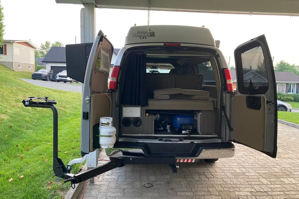 GMC SAVANA LSX SAFARI CONDO