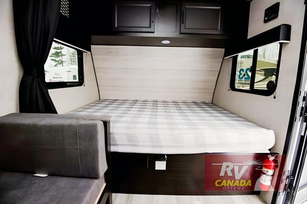 Simon's Jayco Jay Flight 174BH Travel Trailer 2023