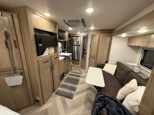 EMBER 201 fbq solarmax Travel Trailer