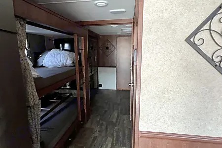 [24] Stress Free RVs - 2017 XL - Class A - Georgetown - Bunkhouse