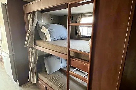 [24] Stress Free RVs - 2017 XL - Class A - Georgetown - Bunkhouse
