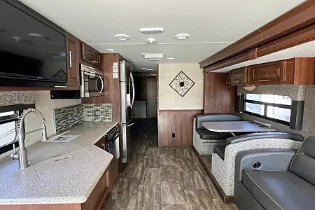 [24] Stress Free RVs - 2017 XL - Class A - Georgetown - Bunkhouse