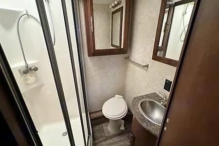 [24] Stress Free RVs - 2017 XL - Class A - Georgetown - Bunkhouse