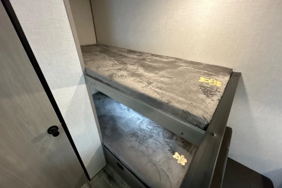 Maryana's Coleman 17 B Travel Trailer