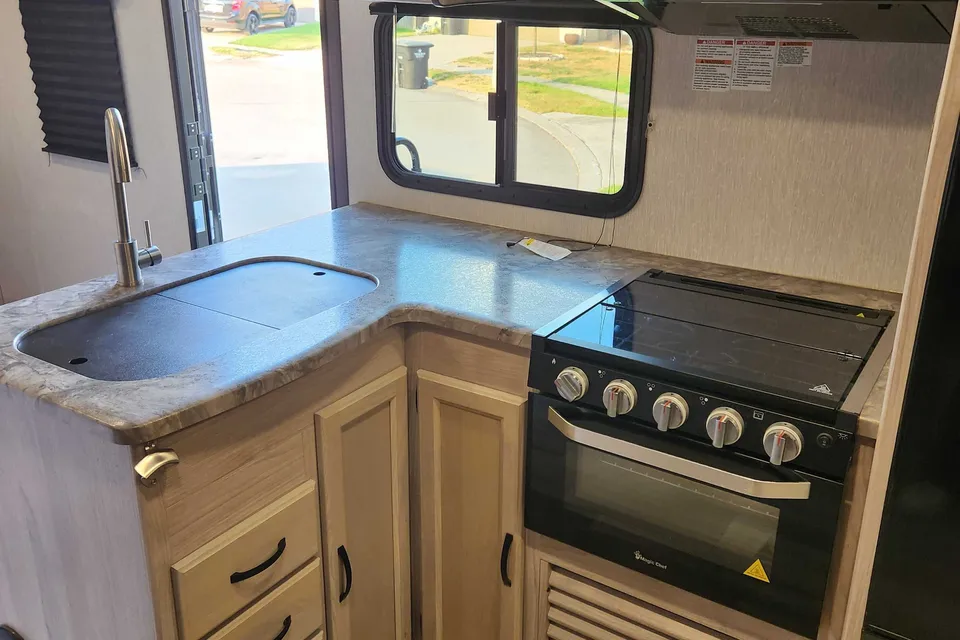 Davis Coachmen Travel Trailer