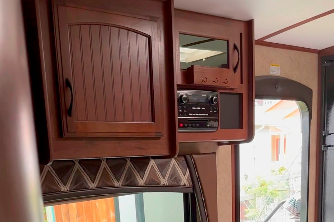🇨🇦 Beautiful Jayco Whitehawk 24' Travel Trailer!