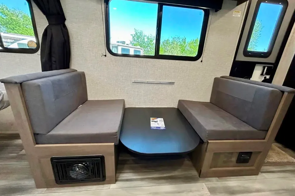 Easy trailer Jayco Jayflight 195Rb Travel Trailer