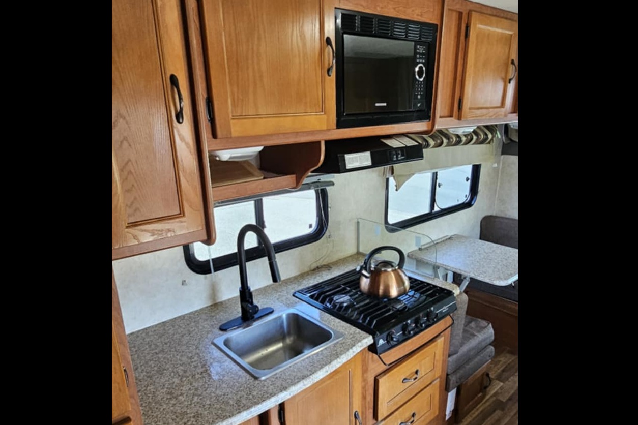 Daniel and Nury's Coachmen Ford Class C