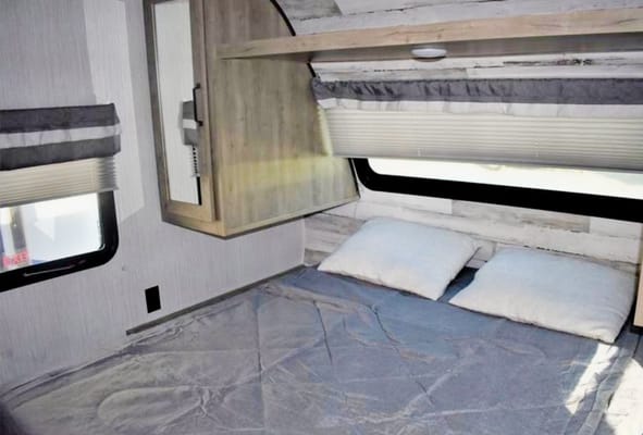Goyan's Palomino puma xle lite Travel Trailer