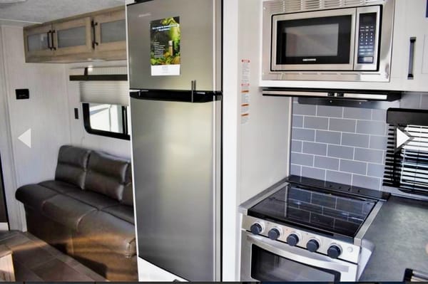 Goyan's Palomino puma xle lite Travel Trailer