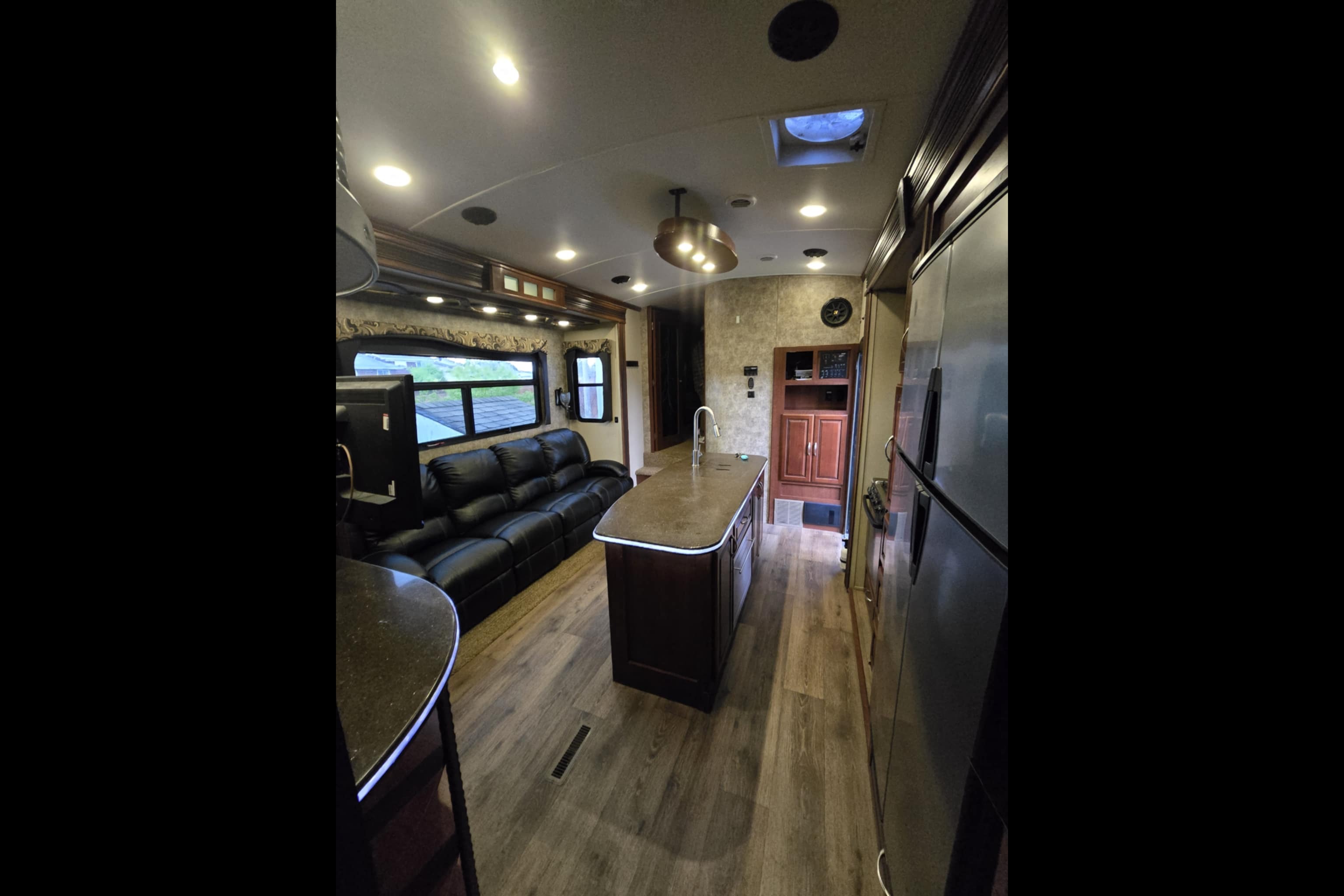 Dustin's Evergreen Tesla Fifth Wheel
