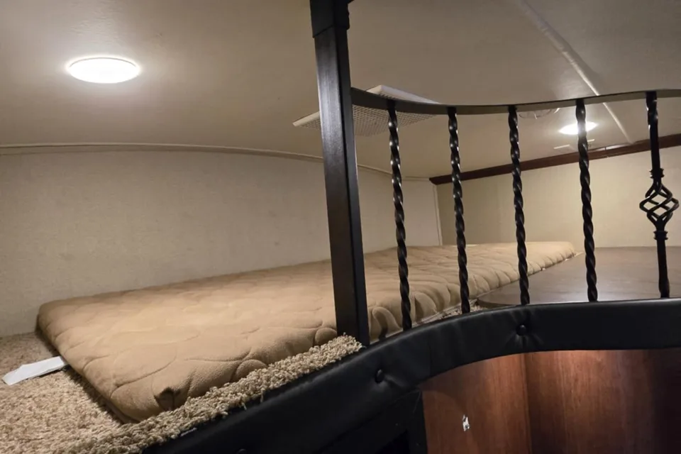 Dustin's Evergreen Tesla Fifth Wheel