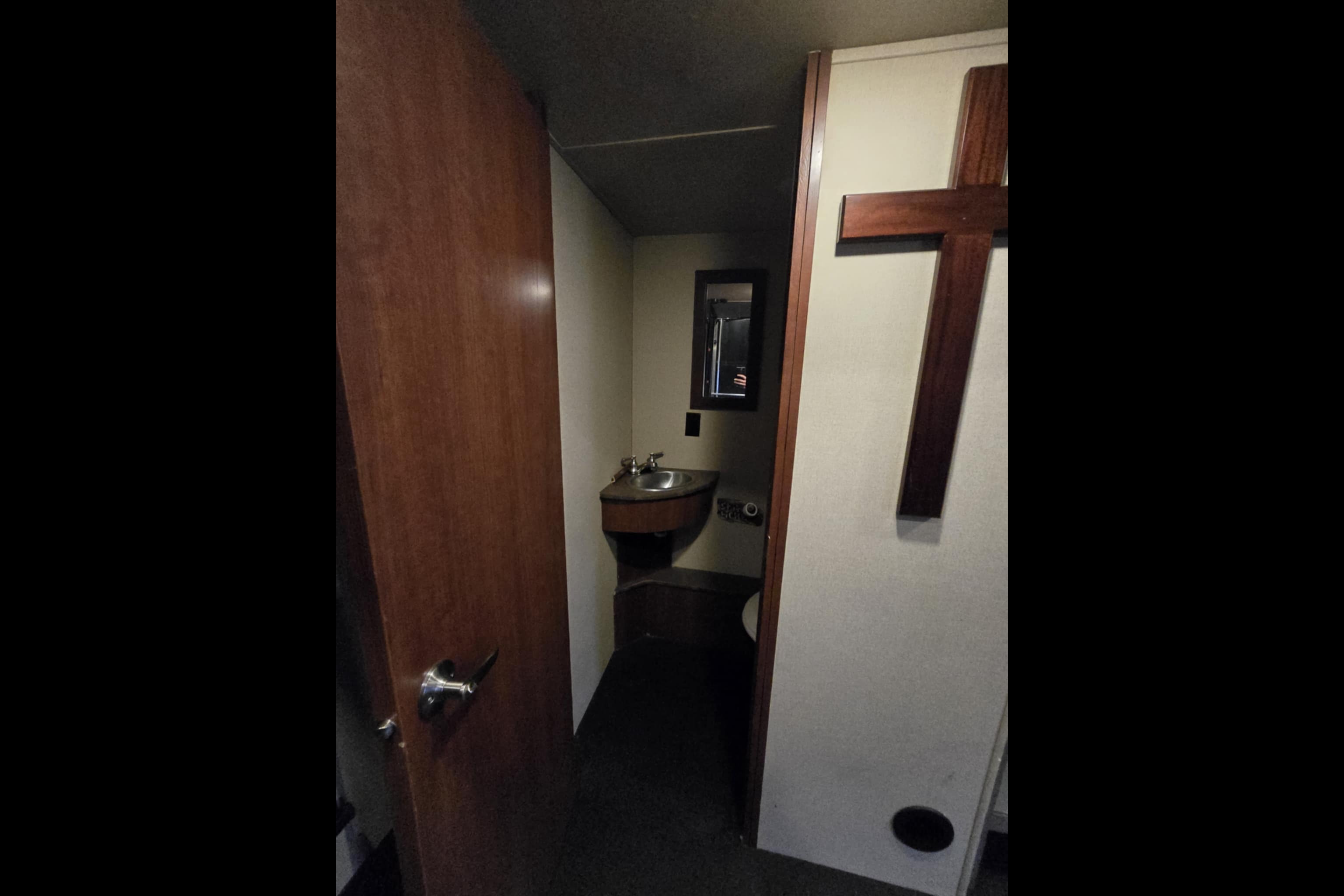 Dustin's Evergreen Tesla Fifth Wheel